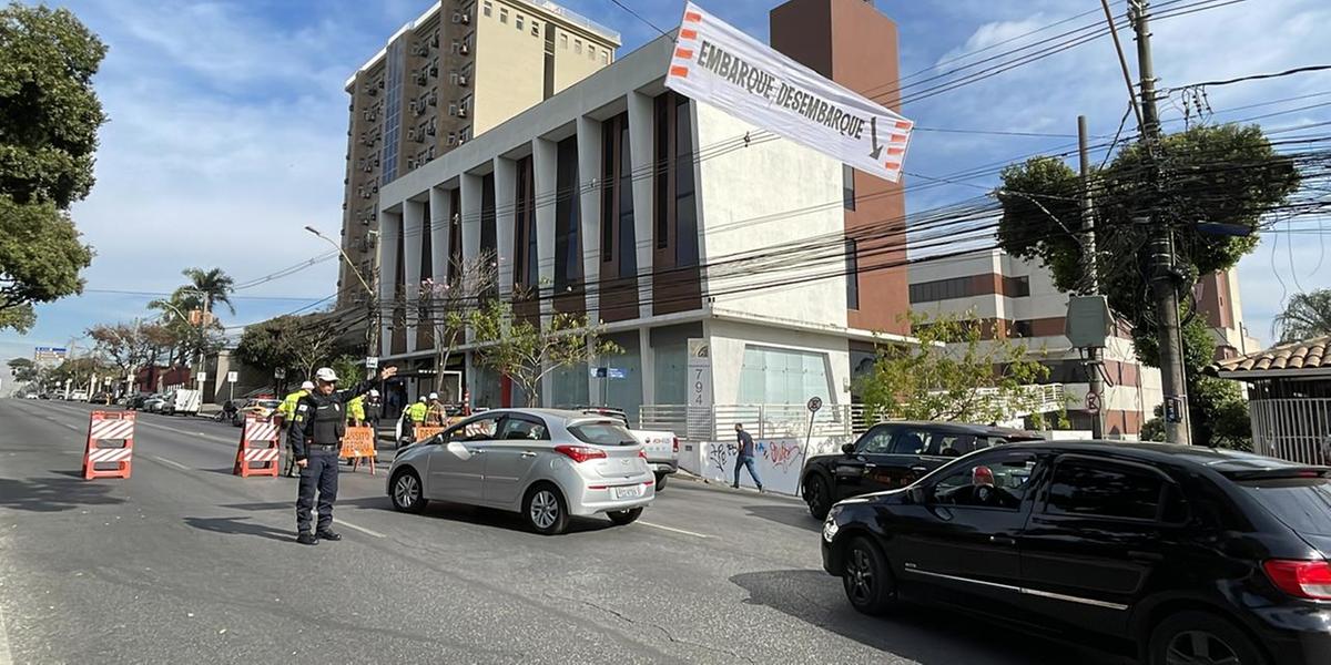 Vias do entorno do Mineirão ficarão fechadas a partir desta terça-feira (13) para a fase final da montagem das estruturas para o BH Stock Festival (Valéria Marques/ Hoje em Dia)