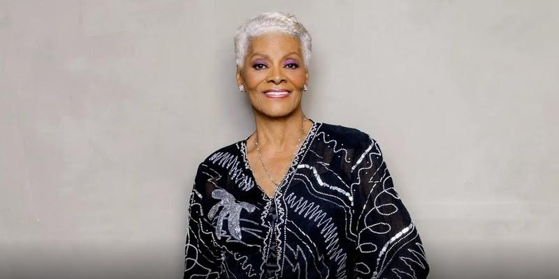 Com aposentadoria anunciada, Dionne Warwick vem se despedindo dos palcos em grande estilo (David Vance)