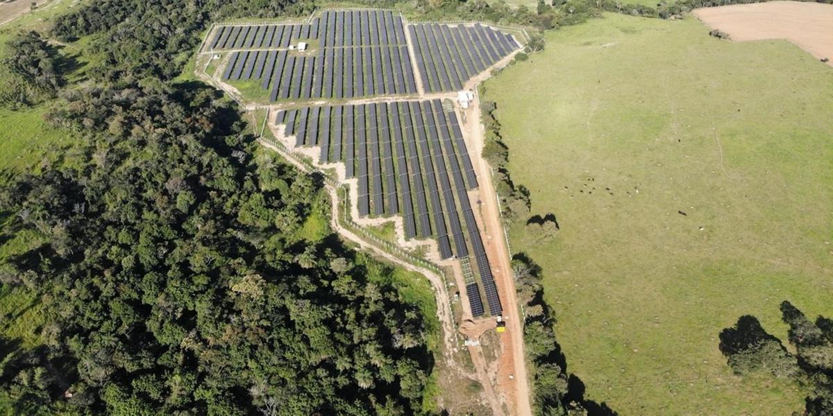 Usina fotovoltaica no município de Cláudio-MG (divulgação assessoria)