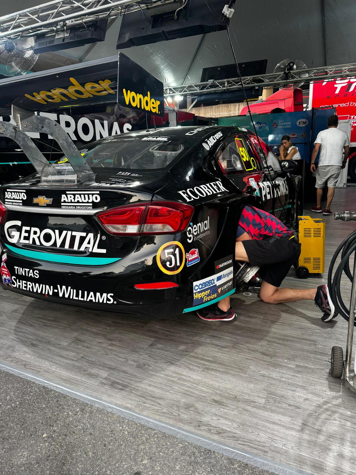 Caro de Átila Abreu retorna ao box após problemas durante shakedown (Pedro Melo / Hoje em Dia)