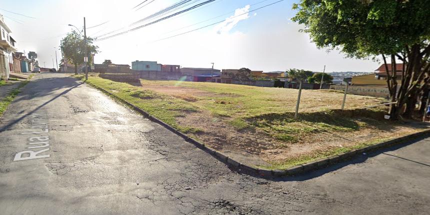 Batizado de Residencial Lavrinhas, que será construído na rua de mesmo nome (Reprodução / Google Street View)