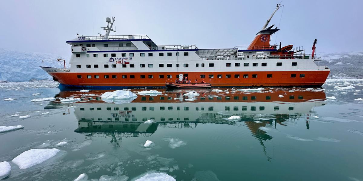 Aventureiros também poderão tocar blocos de gelo milenar e observar a fase de recolhimento de um glacial que não chega mais até o mar (Jefferson Gonzalez)