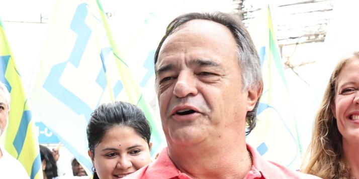 Mauro Tramonte ao lado da candidata a vice, Luísa Barreto, e do ex-prefeito de BH Alexandre Kalil (Divulgação / Rodrigo Lima)