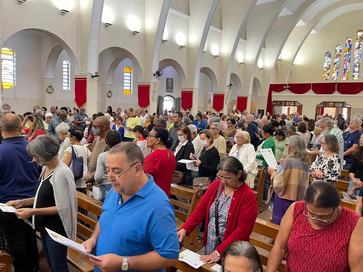 Fiéis celebram Dia de Padre Eustáquio em BH (Valéria Marques/ Hoje em Dia)