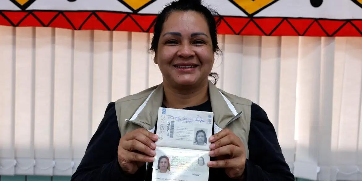 Estudante guarani kaiowá Maristela Aquino, de 44 anos (Tânia Rêgo/Agência Brasil)