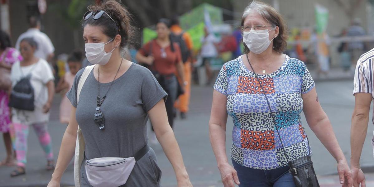 População voltou a usar máscaras em BH por conta do mau tempo  (Fernando Michel/Hoje em Dia)