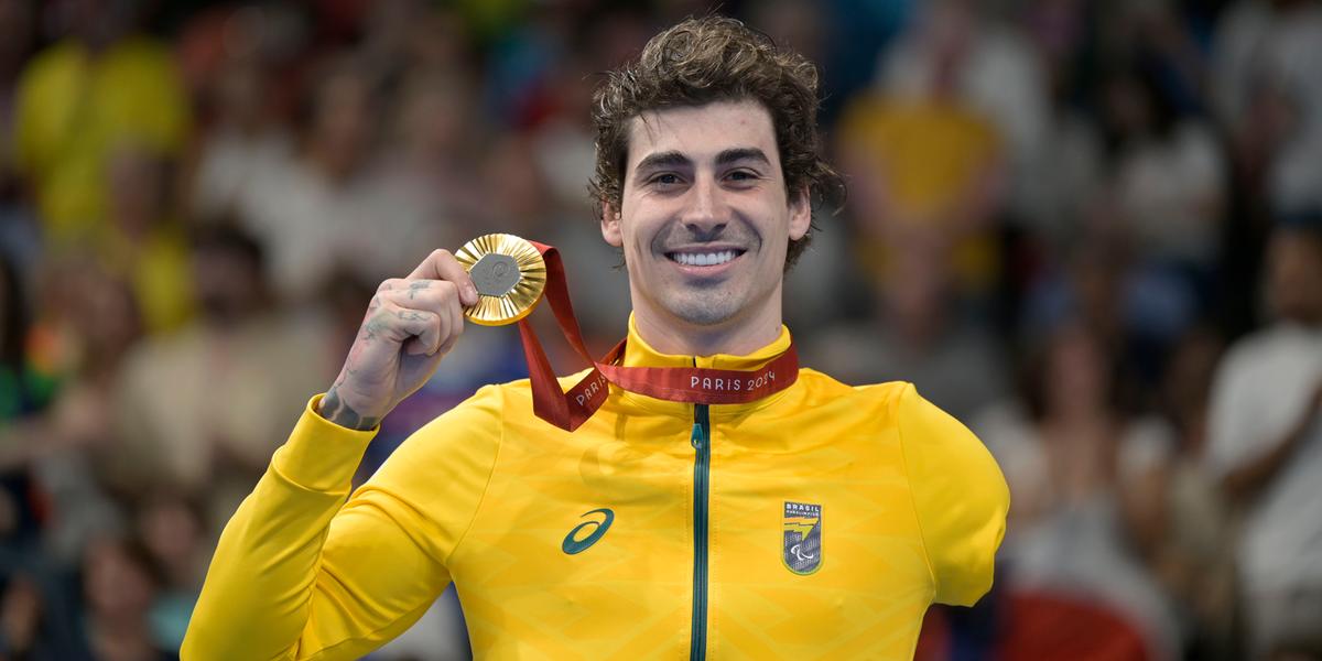 Talisson Glock celebra conquista de mais uma medalha nos Jogos Paralímpicos de Paris (Douglas Magno / CPB)