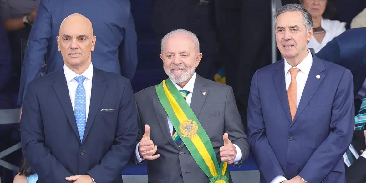 Presidente do STF participou de desfile de 7 de setembro em Brasília 