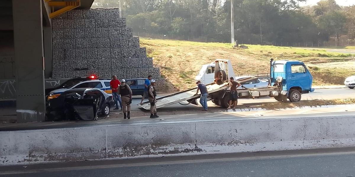 Acidente ocorreu na altura do bairro São Francisco (Maurício Vieira)