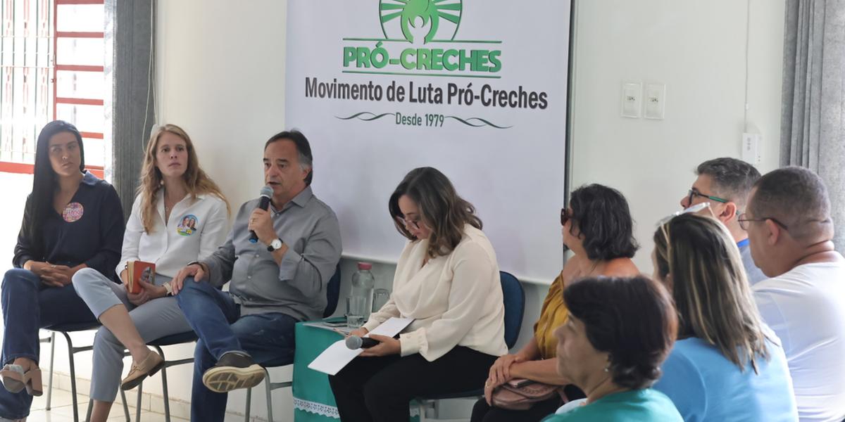 Mauro Tramonte se reuniu com representantes do Movimento de Luta Pró-Creches de BH (Rodrigo Lima / campanha Mauro Tramonte)