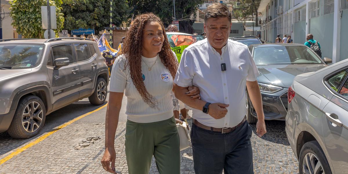 Carlos Viana visitou o Hospital Evangélico acompanhado da vice, Kika da Serra (Divulgação / campanha Carlos Viana)