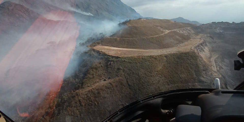 Bombeiros combatem incêndio na Serra do Caraça (Divulgação/ CBMMG)