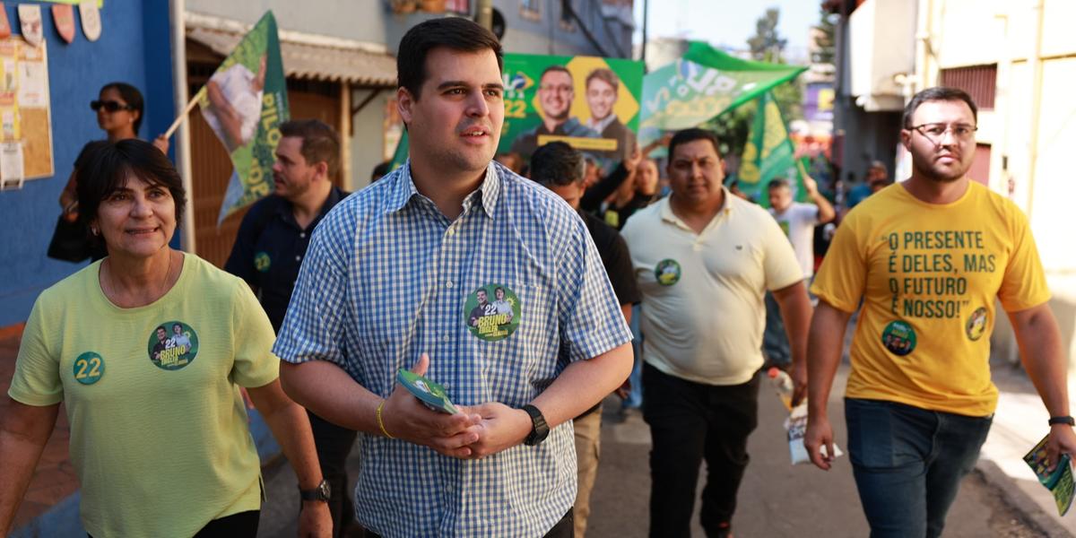 Em caminhada pela região do Morro das Pedras na manhã deste sábado, o candidato do PL conversou com moradores sobre segurança pública, transporte público e educação infantil (Lucas Mendes / Campanha Bruno Engler)