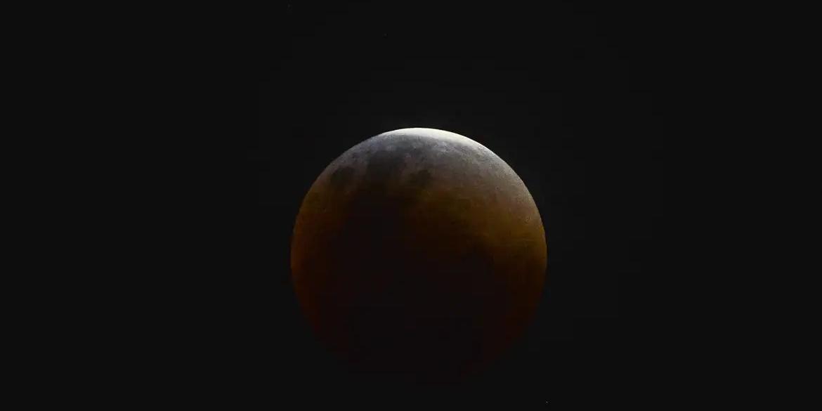 Eclipse total da lua (Marcello Casal jr/Agência Brasil)