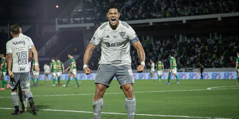 Hulk marcou gol contra o Palmeira após cobrança perfeita de falta (Pedro Souza / Atlético)