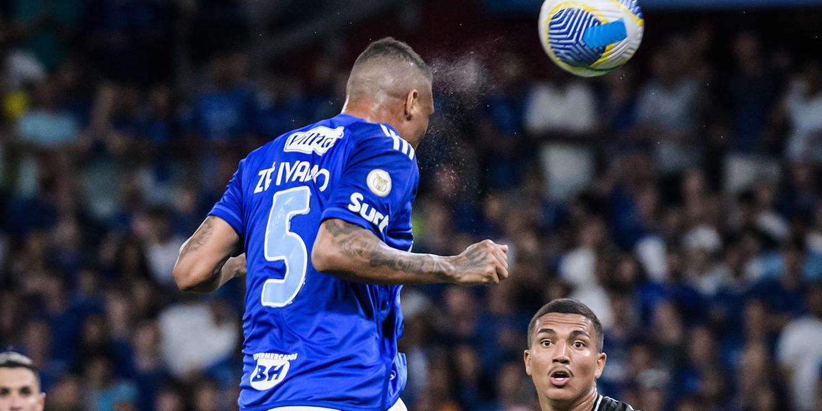 Zé Ivaldo marcou de cabeça no 2º tempo (Gustavo Aleixo/Cruzeiro)