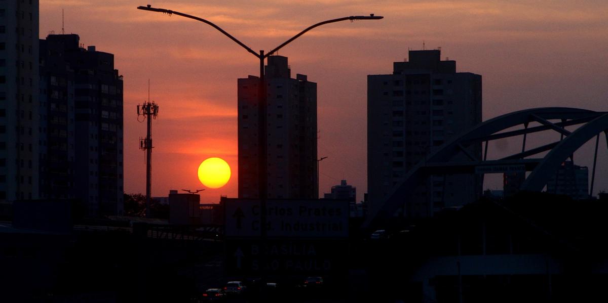 Dias com temperaturas elevadas devem ser registrados em BH ao longo desta semana (Maurício Vieira)