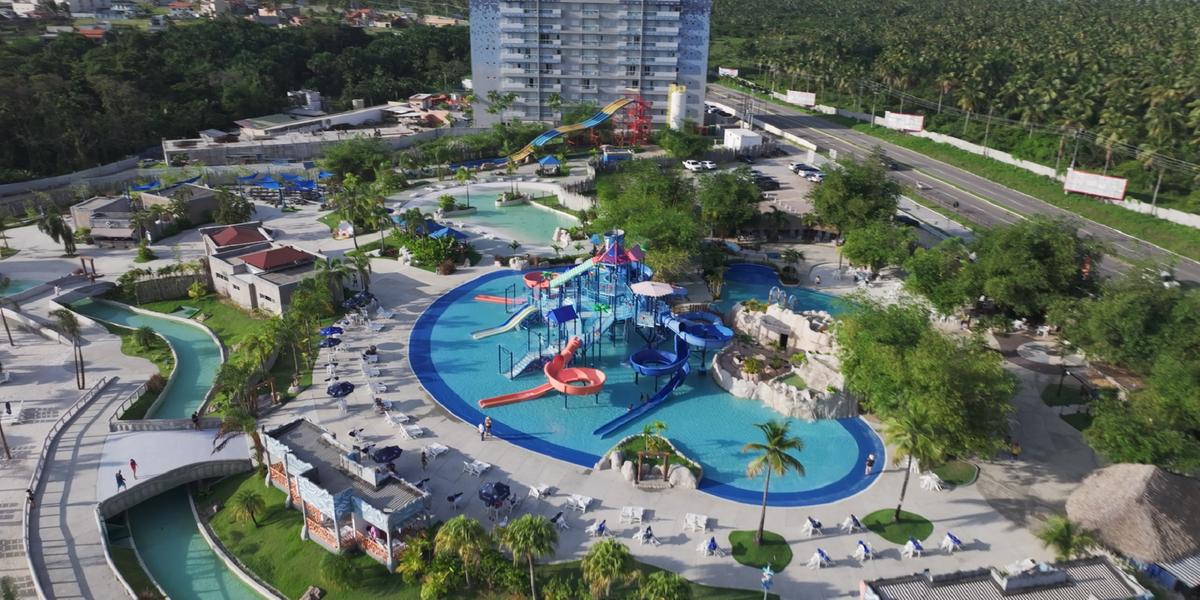 Aqualand oferece mais de 20 atrações para todas as idades e preferências, incluindo uma das maiores piscinas de ondas da América Latina e o único playground interativo do Norte do país (Divulgação / Aqualand)