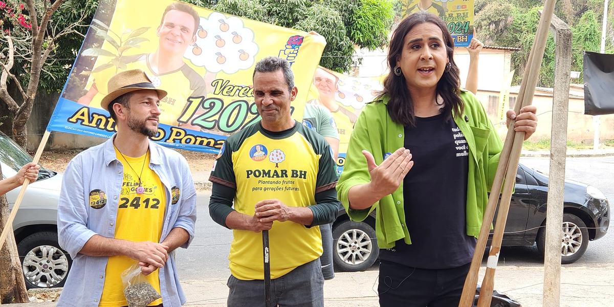 Duda esteve no bairro Caiçaras para realizar o plantio de mudas (Maurício Vieira / Hoje em Dia)