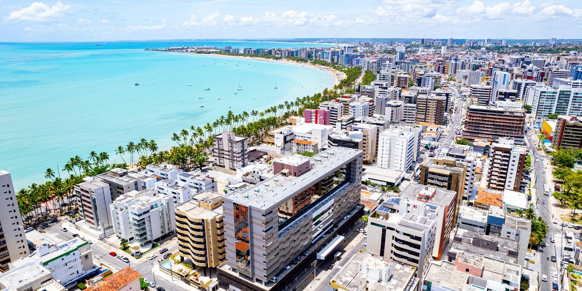 Hotel tem localização privilegiada na Ponta Verde (Divulgação / Acqua Inn Maceió)