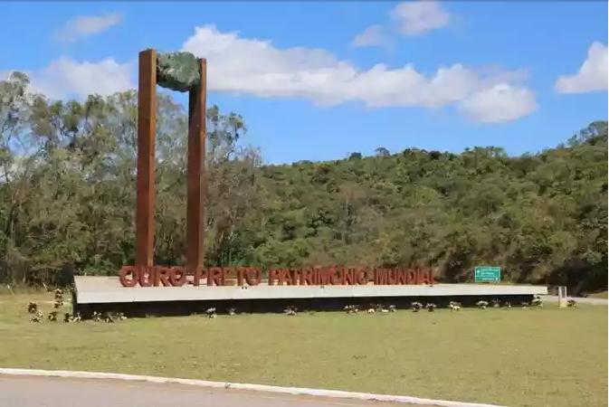 Trevo de Ouro Preto, local próximo à queda do helicóptero que vitimou 6 pessoas neste sábado (12) (Divulgação / Prefeitura Ouro Preto)