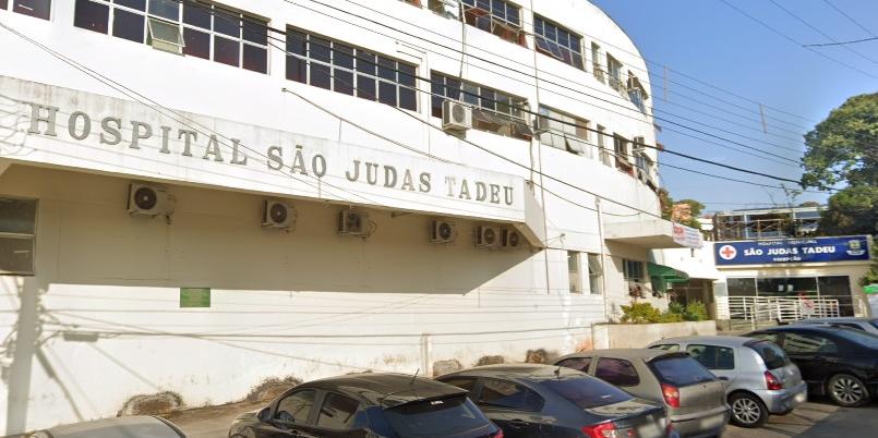 Vítima foi levada pelo próprio agressor para o Hospital São Judas Tadeu, em Ribeirão das Neves (Google Street View/Reprodução)