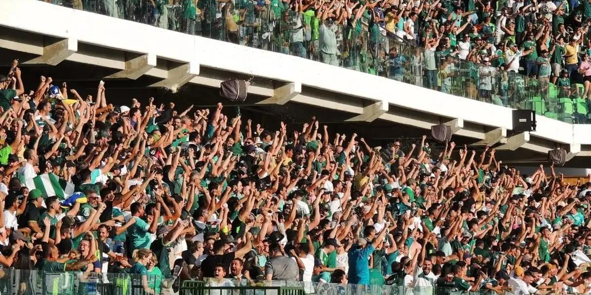 Uma das propostas que deve ser sugerida para a CBF é que clássicos interestaduais também contêm apenas a presença de torcedores do time mandante (Hely Maia / Goiás E.C.)