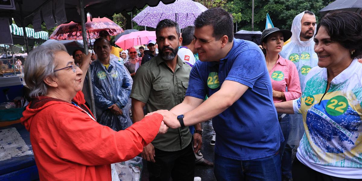 Engler promete ações para funcionamento da Feira Hippie (Lucas Mendes/Campanha Bruno Engler)