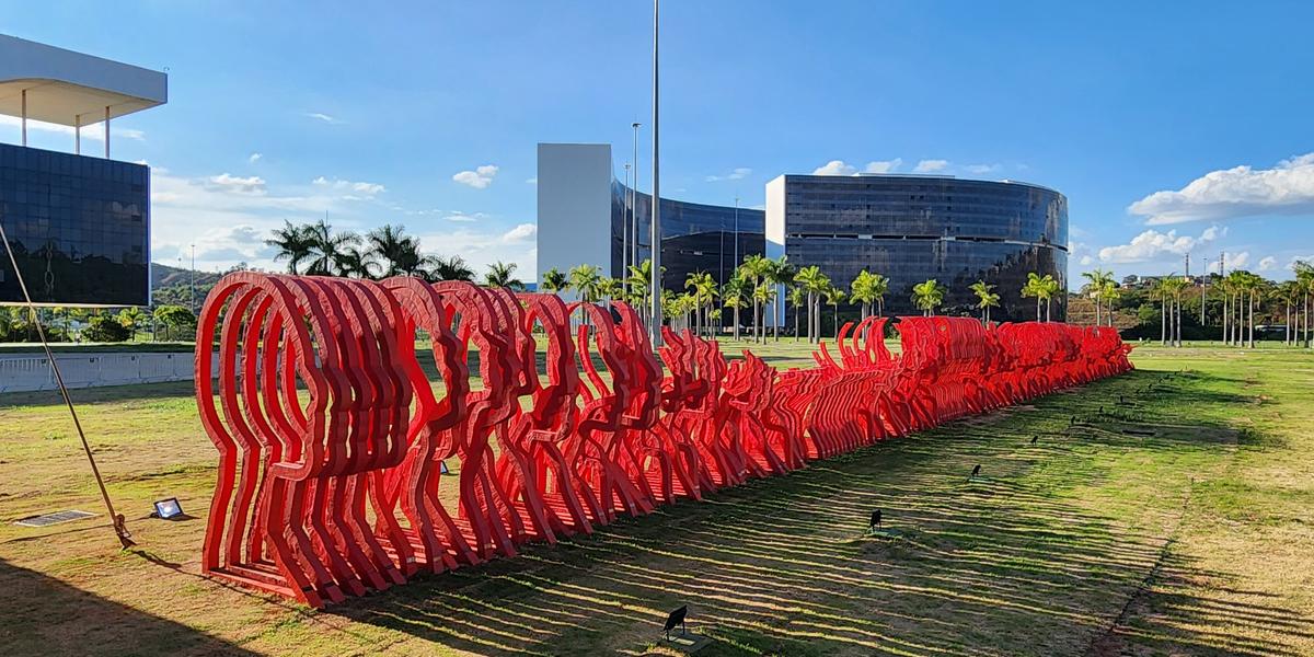 Bruma Leve: monumento em memória das vítimas da tragédia ocorrida em Brumadinho em 2019 (Maurício Vieira / Hoje em Dia)