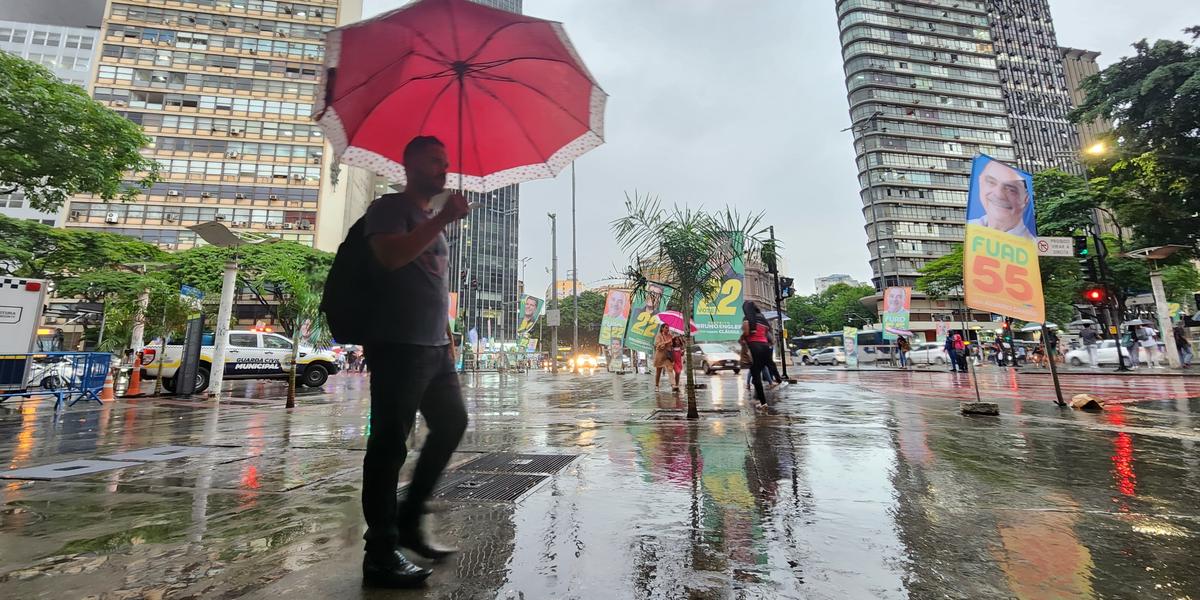 Tarde de chuva em BH (Maurício Vieira / Hoje em Dia)