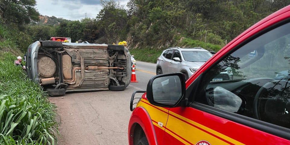 Acidente ocorreu no quilômetro 417 (Divulgação/ CBMMG)