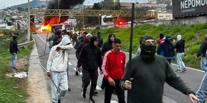 Ataque ocorreu na rodovia Fernão Dias, em SP (Reprodução/Redes Sociais)