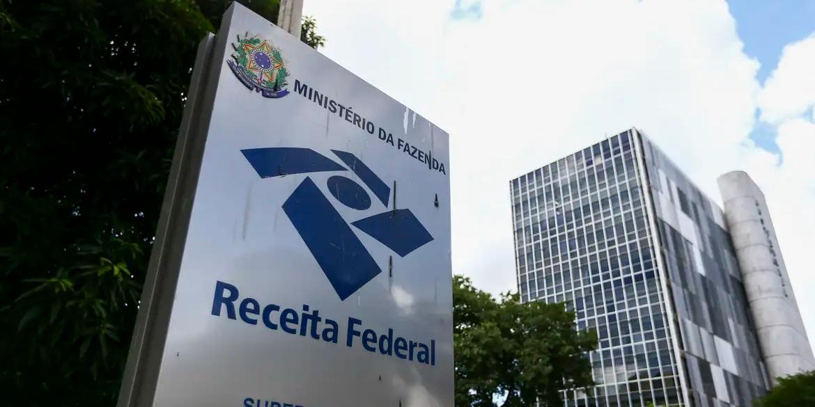 Os interessados devem acessar a página da Transação Tributária e aderir ao serviço, para regularizar a situação fiscal junto à Receita Federal (MARCELO CAMARGO/AGÊNCIA BRASIL)