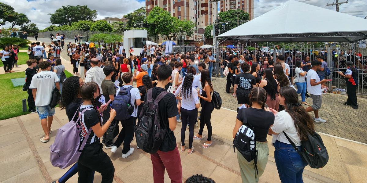 Estudantes de todo Brasil fizeram o primeiro dia de provas do Enem 2024 neste domingo (3) (Maurício Vieira / Hoje em Dia)