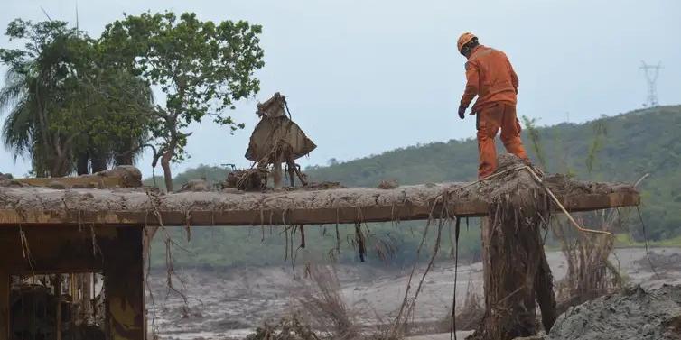 Distrito de Bento Rodrigues, atingido pelo rompimento de duas barragens de rejeitos da mineradora Samarco (Antonio Cruz/Agência Brasil)