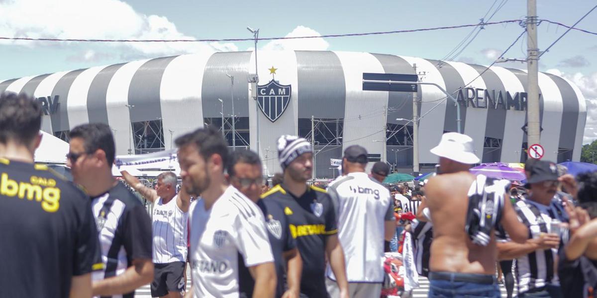 Movimentação de torcedores é intensa na Arena MRV, palco da decisão (Fernando Michel)