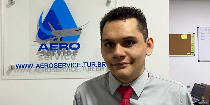 Ele assume a posição anteriormente ocupada por Vitória Pereira, que agora atua como assistente administrativa no mesmo aeroporto (Aero Service/ Divulgação)