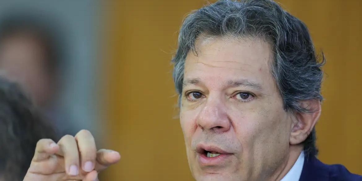 Em reunião com os ministros Fernando Haddad e Alexandre Padilha, nesta quarta-feira (28), o presidente do Senado, Rodrigo Pacheco, comprometeu-se a votar os textos ainda neste ano (FABIO RODRIGUES-POZZEBOM/ AGÊNCIA BRASIL)