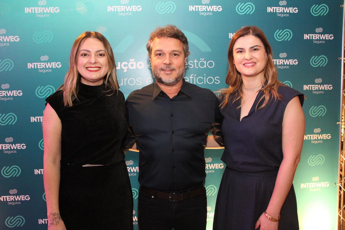 Ellen Ingrid Alves, Alexandre Mucida e Bárbara Sana. (Daniel Stone)