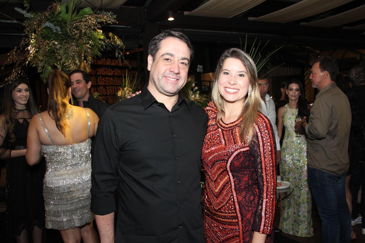 Mateus Moura e Carol Caram ()