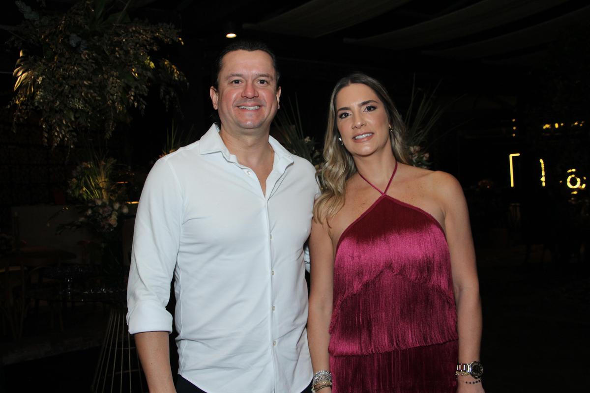 Sérgio Santos Rodrigues e Fernanda Alvarenga ()