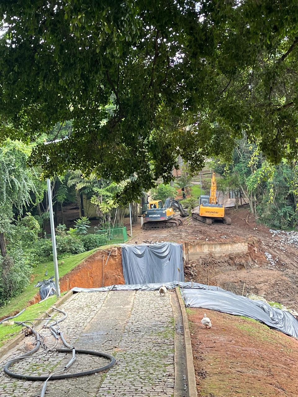 Obras para recuperação da barragem (Valéria Marques/Hoje em Dia)