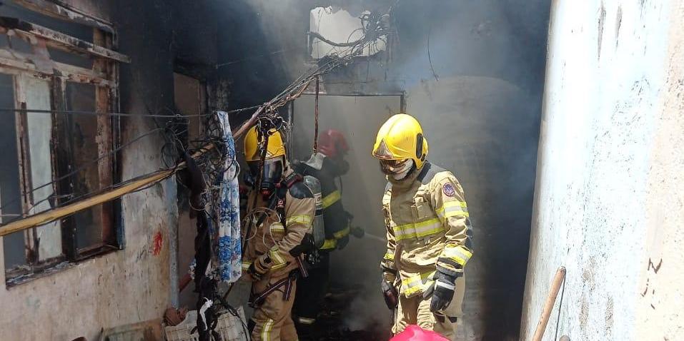 Estrutura do imóvel ficou comprometida (Corpo de Bombeiros / Divulgação)