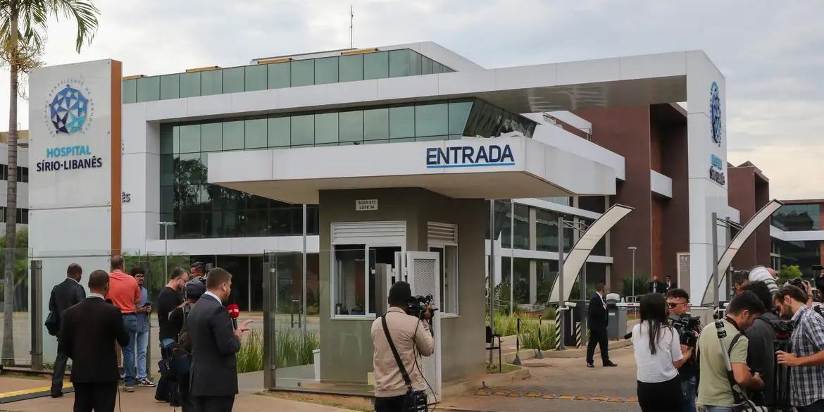 O presidente está bem e é monitorado em leito de Unidade de Terapia Intensiva (UTI) no Hospital Sírio-Libanês, em São Paulo (Fabio Rodrigues-Pozzebom/Agência Brasil)