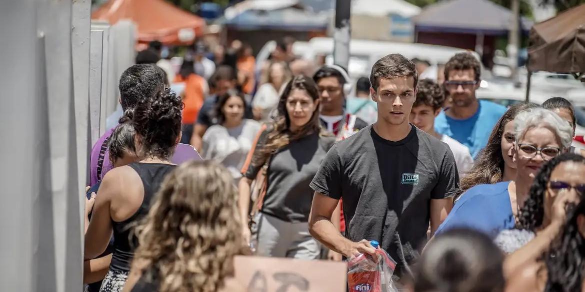 Provas poderão ser concluídas até 19h no tempo regular (RAFA NEDDERMEYER/AGÊNCIA BRASIL)