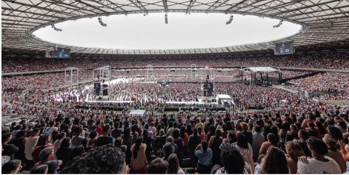 Bispo Bruno Leonardo levou mais de 68 mil pessoas ao Mineirão na manhã deste domingo (15) (Divugação / Mineirão)