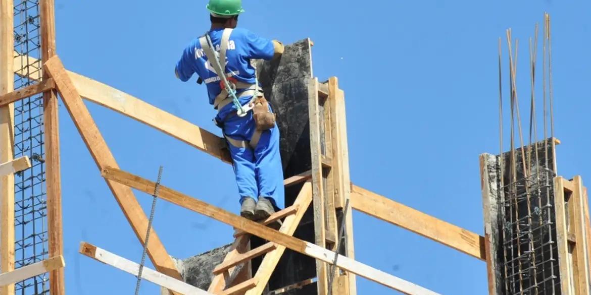 De acordo com a CBIC, o resultado se deve a fatores como o aquecimento do mercado imobiliário pela retomada de obras do Programa Minha Casa, Minha Vida (ELZA FIÚZA/AGÊNCIA BRASIL)