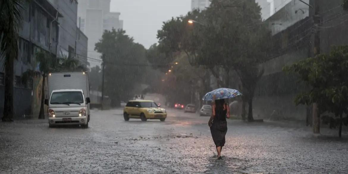 Defesa Civil estadual emitiu alerta para mau tempo em todo o estado para esta sexta (20) e sábado (21) (Arquivo/Marcelo Camargo/Agência Brasil)