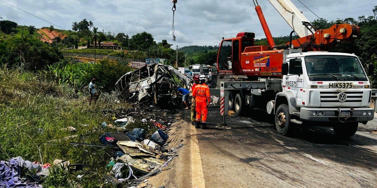 Acidente na BR-116 ocorreu no sábado, 21 de dezembro (Bombeiros/Divulgação)