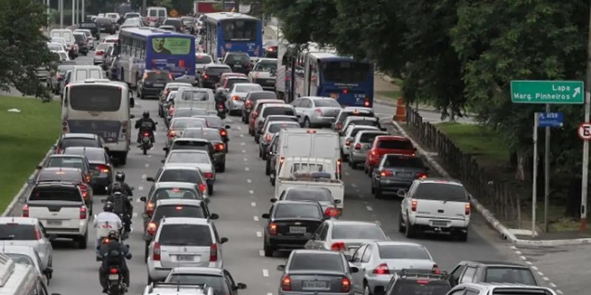 Rodízio de placas para caminhões continua inalterado nas próximas semanas (Arquivo/Agência Brasil)